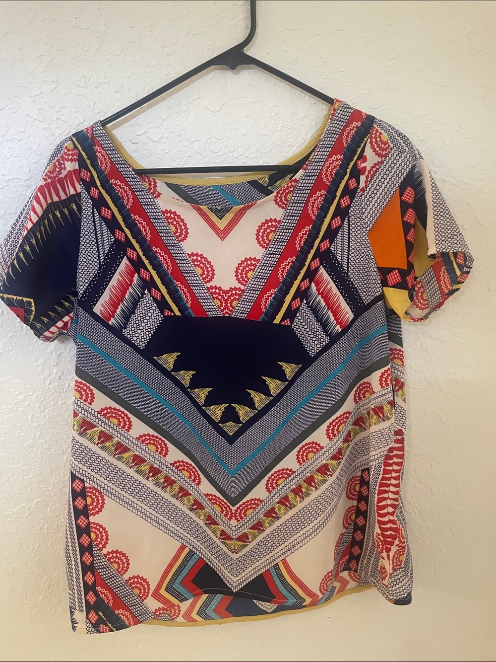 Printed Short-Sleeve V-Neck Women’s Top in Multicolor